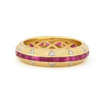 JudeFrances R13F20-RUB-WDCB-6.5-Y Lisse Ring with Stone and Diamond Accent - Ruby in Yellow Gold